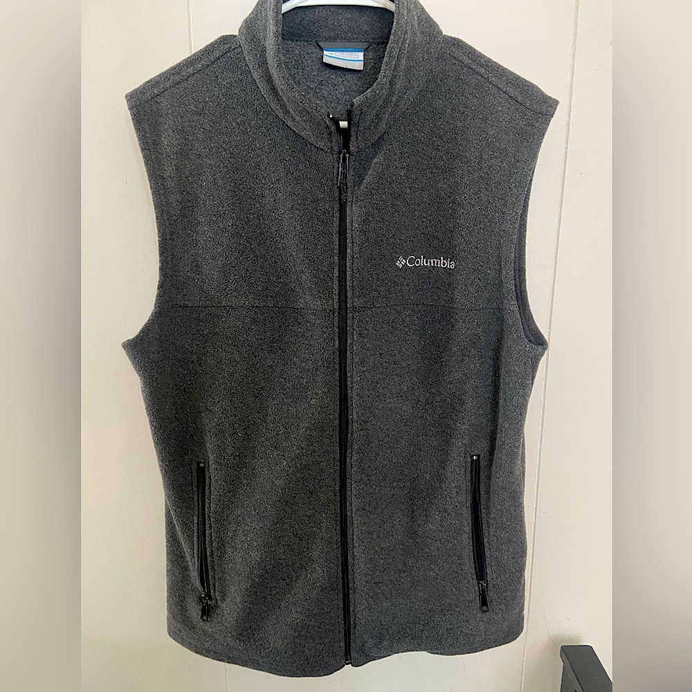 Dark gray Columbia fleece vest